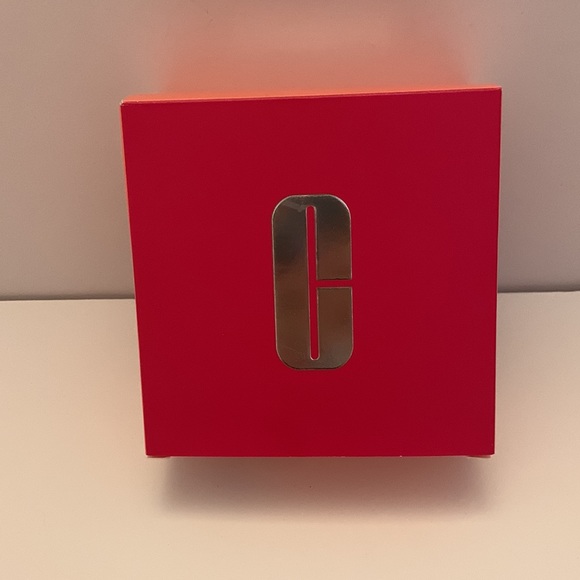 Clinique 4 Favorites Bundle Set. - Picture 7 of 10